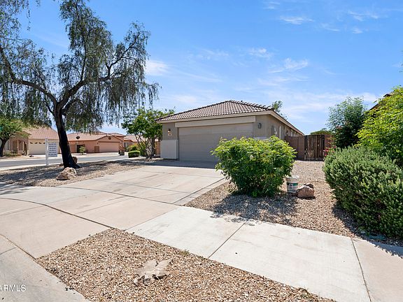 2nd image of 206 N 152ND Avenue