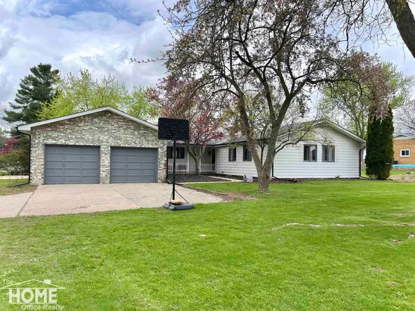 4938 Ottawa Ct, Owosso, MI 48867