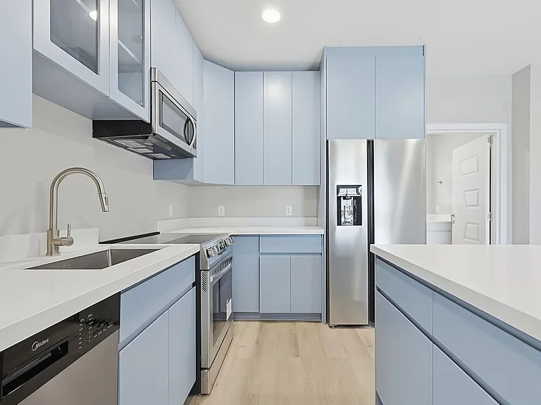 Taj Estates of Franklin II — Photo 151