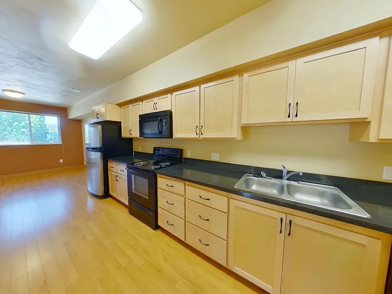 Midtown Apartments — Photo 46