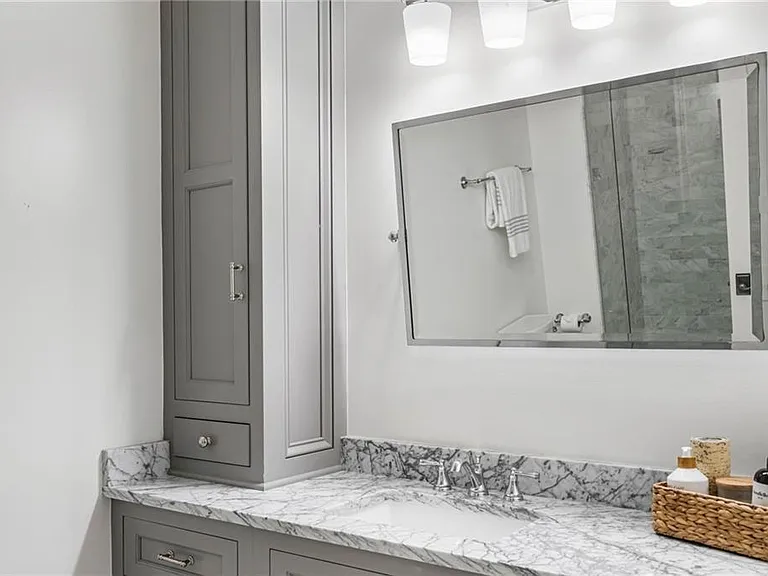 5265 Peachtree Dunwoody Rd — Photo 42