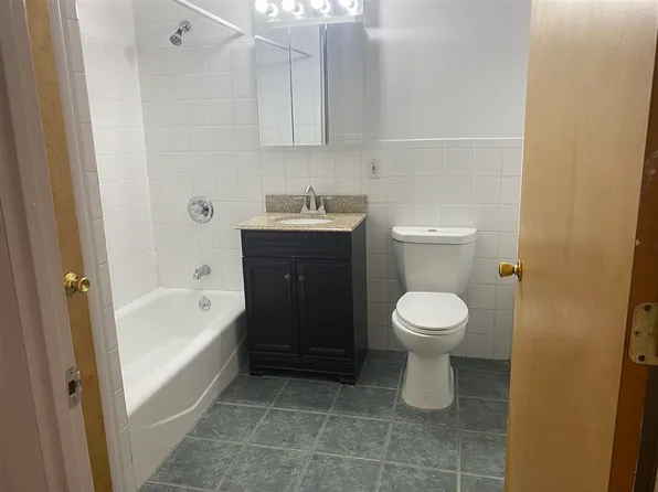 204 Grand Street image 13 of 19