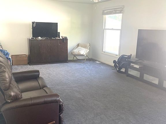4th image of 2411 Leckrone Dr