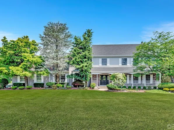 20 Molly Pitcher Dr, Manalapan, NJ 07726