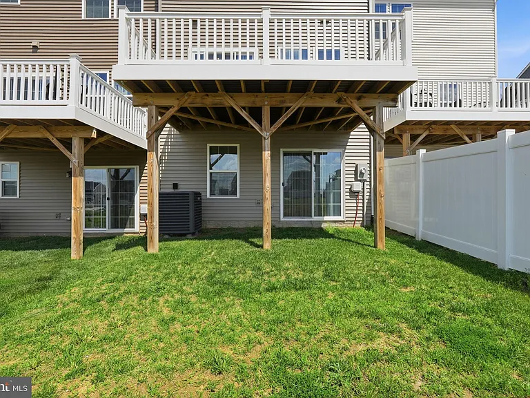 8718 Stevenson Ln — Photo 35