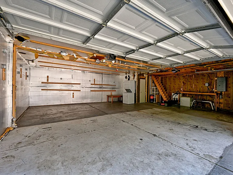 1054 Leyden St — Photo 22