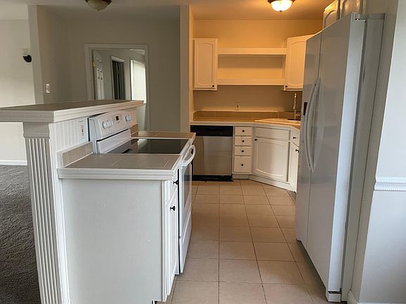 2nd image of 353 Lincoln Ave