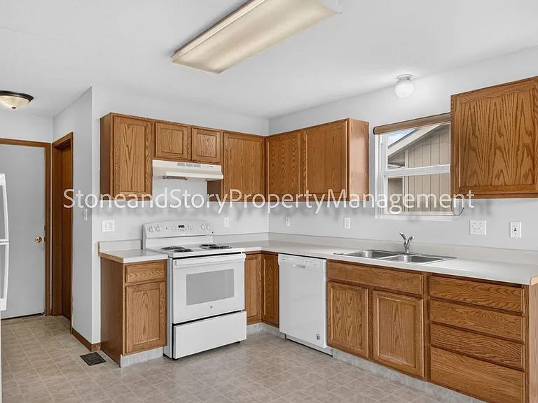 6926 SW 17th St — Photo 7