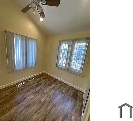 2 bed, 550 sqft, $3,052 — Photo 4