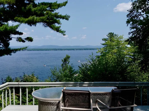 25 Bluffs Boulevard, Ossipee, NH 03814