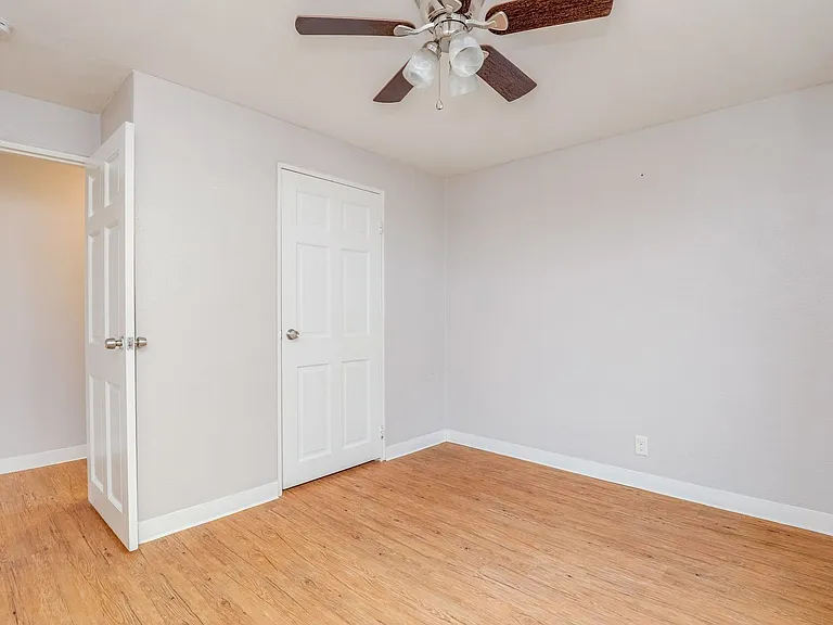 This Is The Perfect 1BR/1BA Beach Apartment Only Two Block From The Atlantic Ocean! — Photo 15