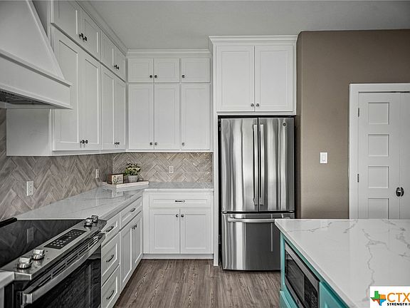 5th image of 22 Keller Dr