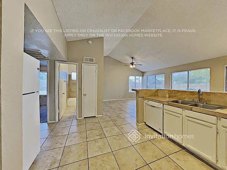 13020 N 55th Dr — Photo 10