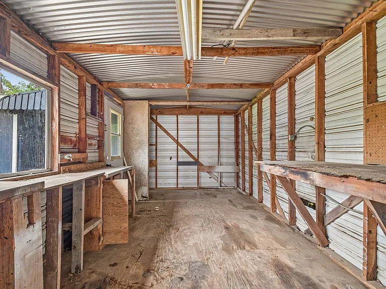 605 Bishop St — Photo 37