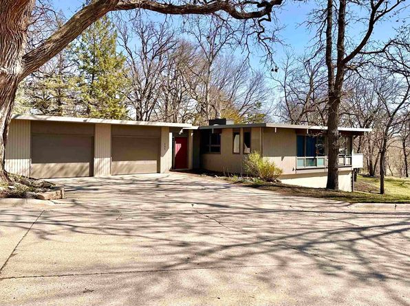 305 E A St, Forest City, IA 50436