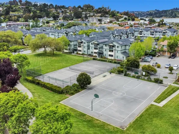 13 Flemings Ct, Sausalito, CA 94965