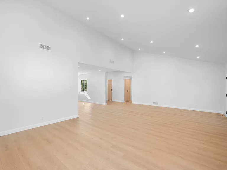 10657 Knapp St — Photo 6