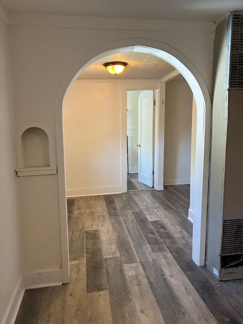 1312 Hansen Ave — Photo 2