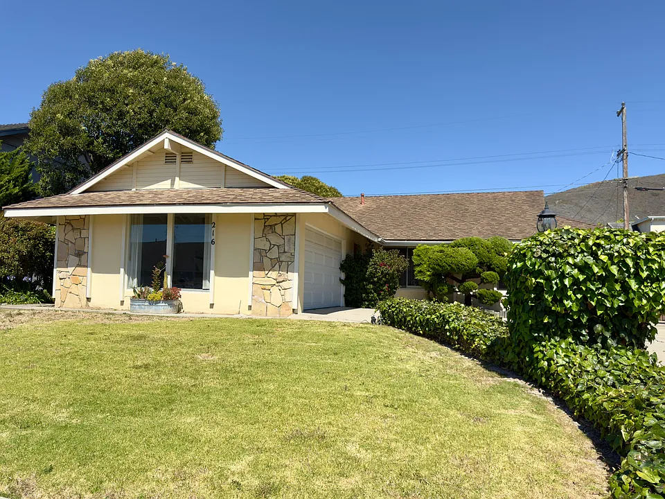 216 Princeton Pl