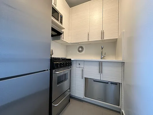 Rented by Brown Harris Stevens | media 15