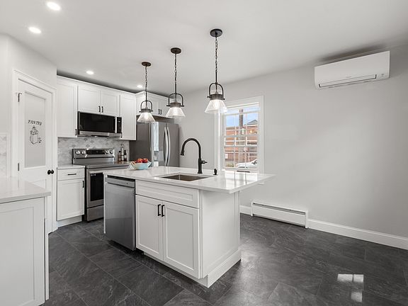 4th image of 13 Estes St