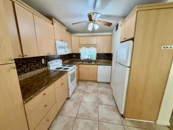 8940 S Hollybrook Blvd, Hollywood, FL