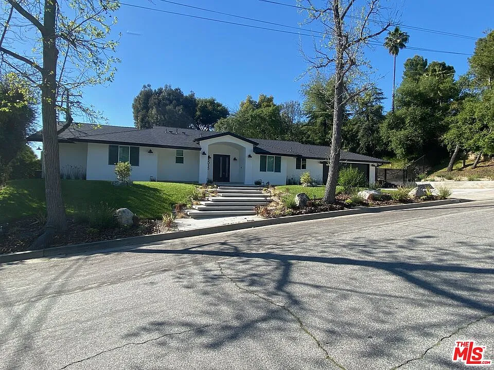 4 bed, 3.5 bath, 2863 sqft, $11,000 — Photo 1