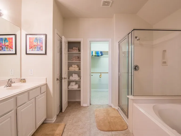 15 Aquiline Oaks Pl — Photo 31