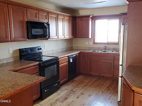 4th image of 1202 23rd St W