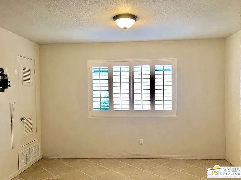 123 W San Carlos Rd — Photo 22
