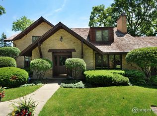 3029 Country Ln, Wilmette, IL 60091