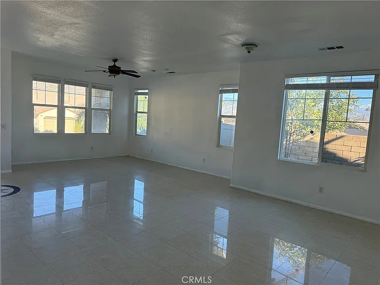 1147 Glenwood Ct #1147 — Photo 4