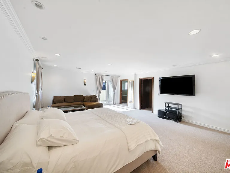 6138 Maryland Dr — Photo 5