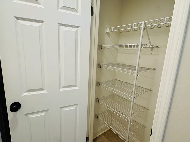 129 Broxbourne Dr — Photo 7