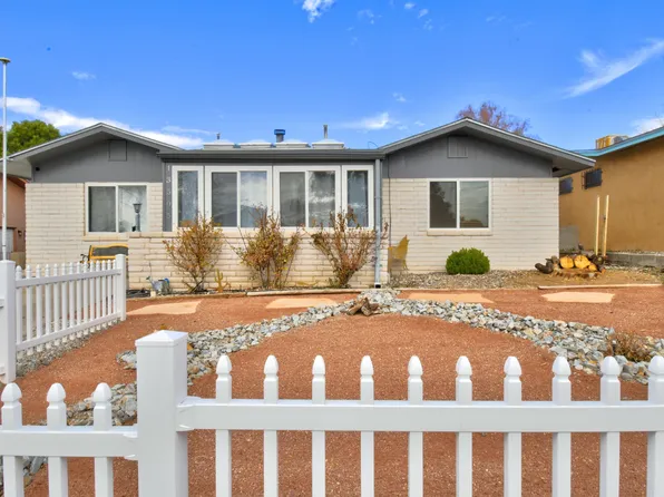 13505 Pierce Arrow Rd NE, Albuquerque, NM 87112