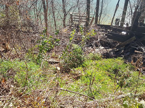 3rd image of 405 Budd Lake Dr