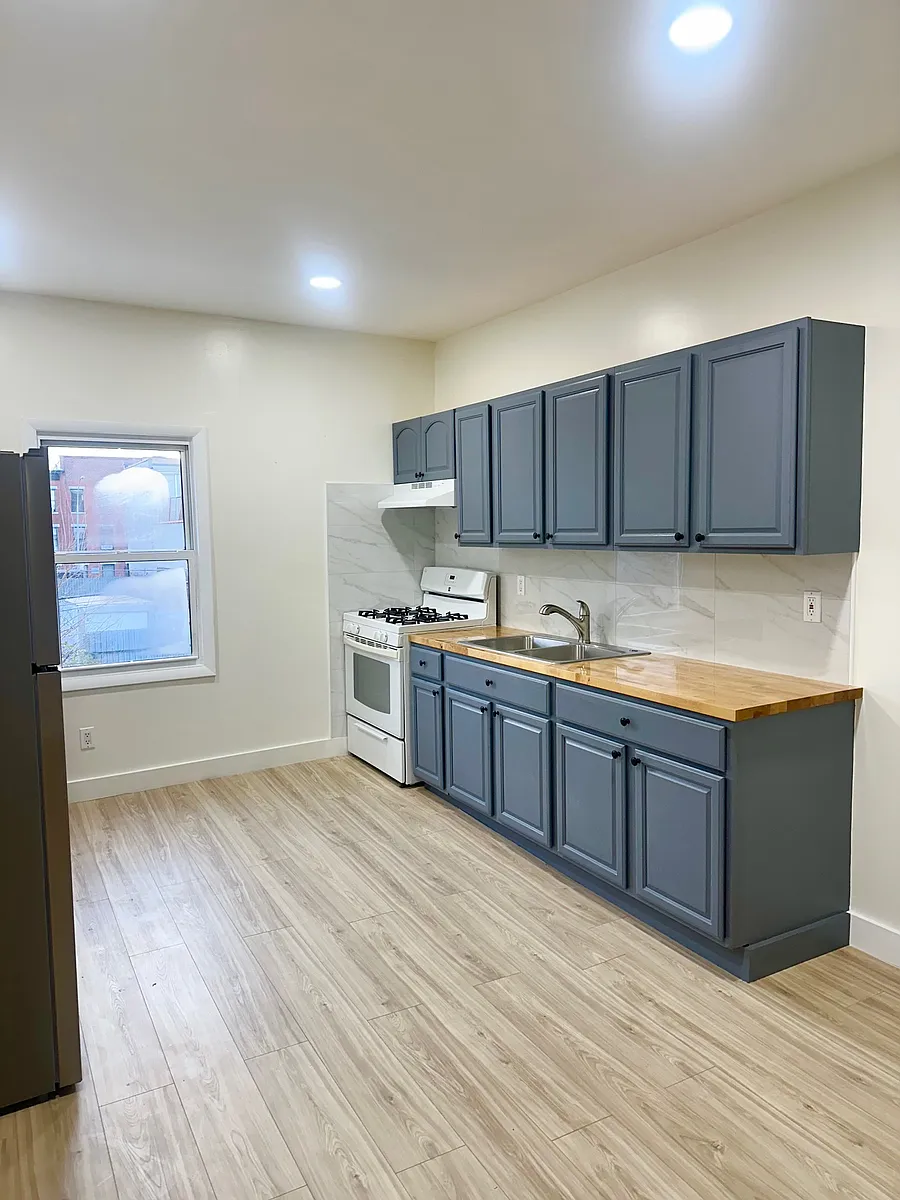 Building Photo - 168A 26th St #2