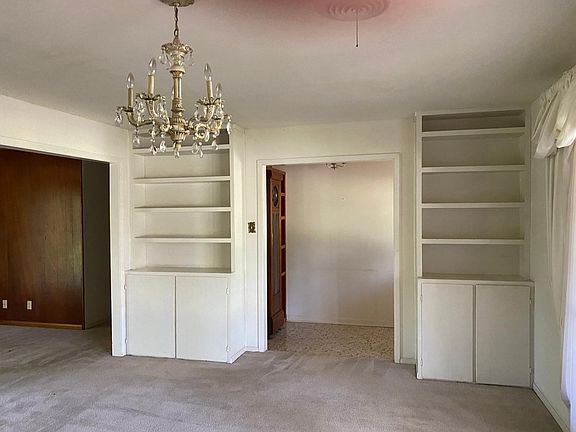 4th image of 402 E 21st Ave