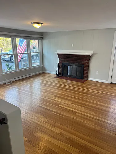 68 Crescent St Photo 1