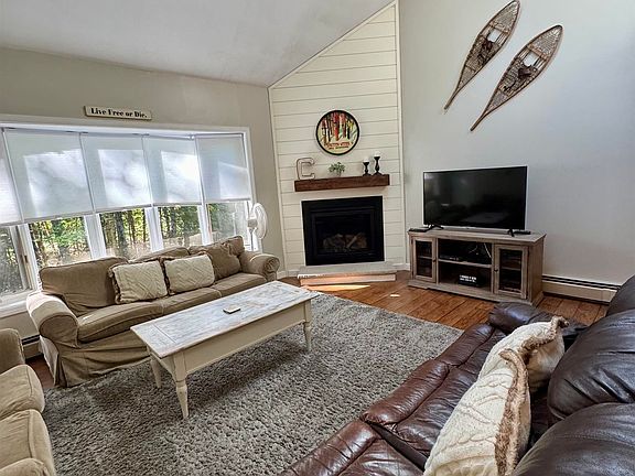 3rd image of 338 Longfellow Drive #38