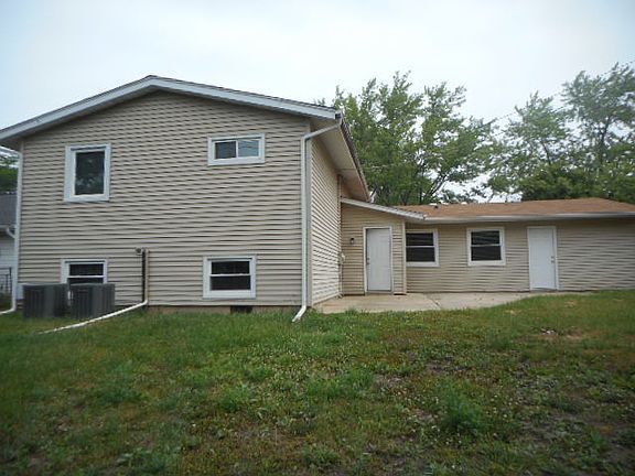 2nd image of 7834 Carlisle Dr
