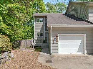 442 Chester Woods Ct, High Point, NC 27262