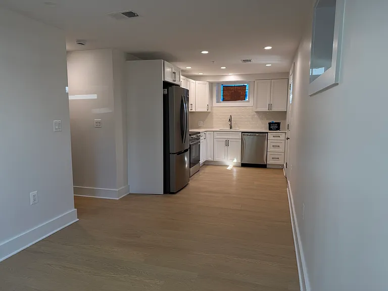 1001 Douglas St NE #B — Photo 8