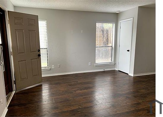5th image of 6864 S Creek Dr