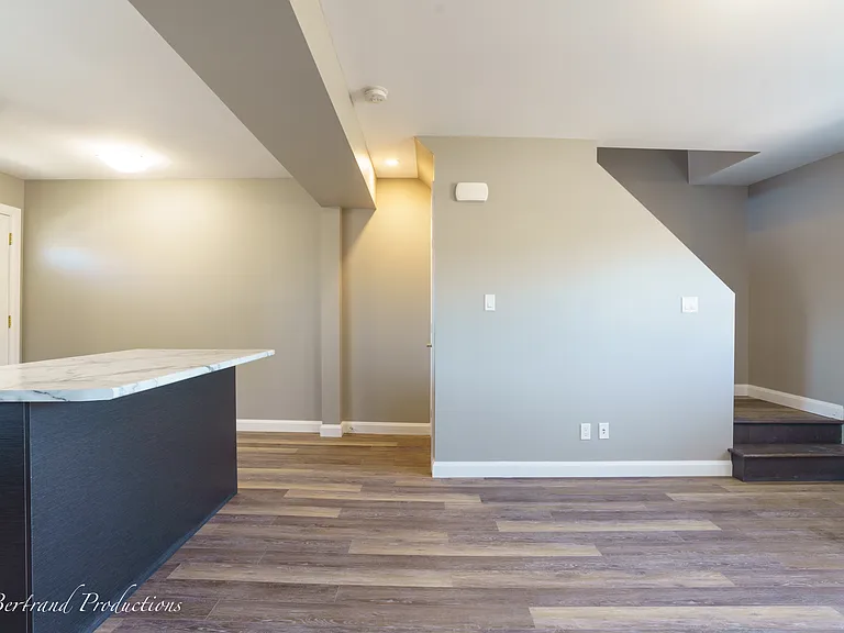735 Lasalle Blvd — Photo 13