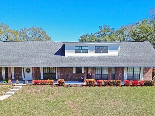 10208 Lake Breeze Ln, Pass Christian, MS 39571