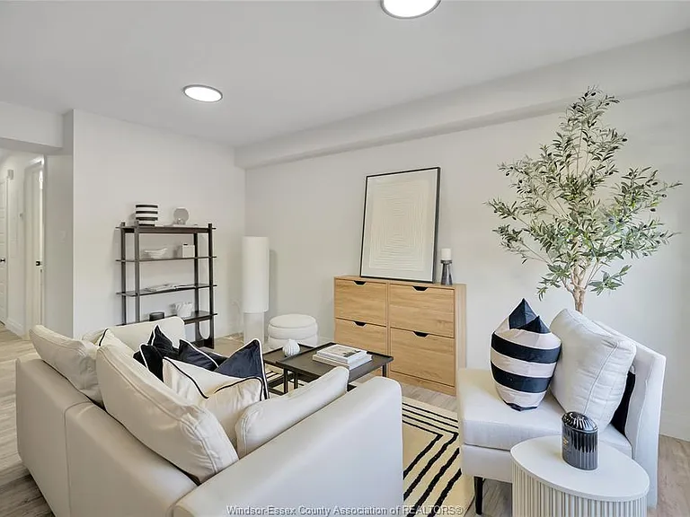 515 Caron Ave #2 — Photo 4
