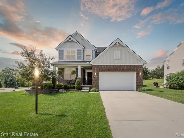 2241 Kenan Dr, Wixom, MI 48393