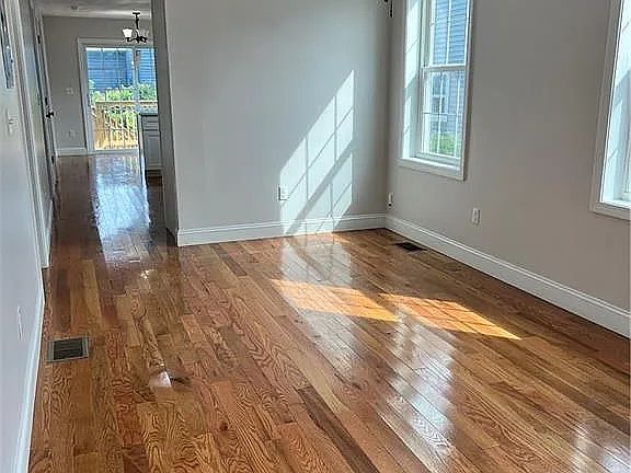 5th image of 561 Potters Ave #2