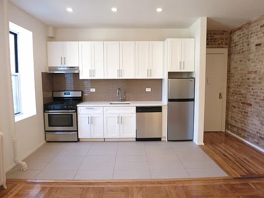 Rented by Bohemia Realty Group | media 10